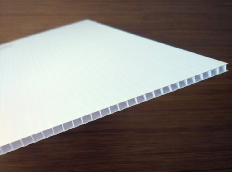 White-corrugated-palstic-sheets.jpg