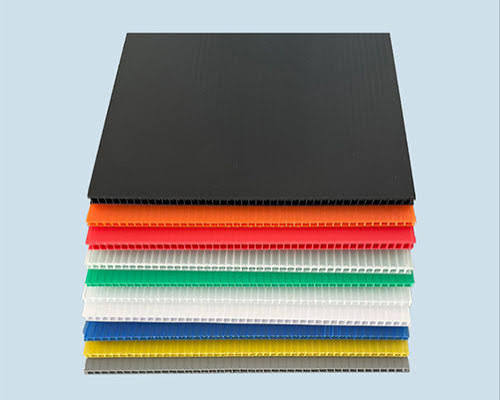 Schwarze Correx-Platten.jpg
