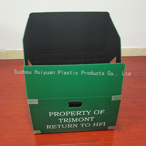 Reusable corrugated plastic containers with dividers