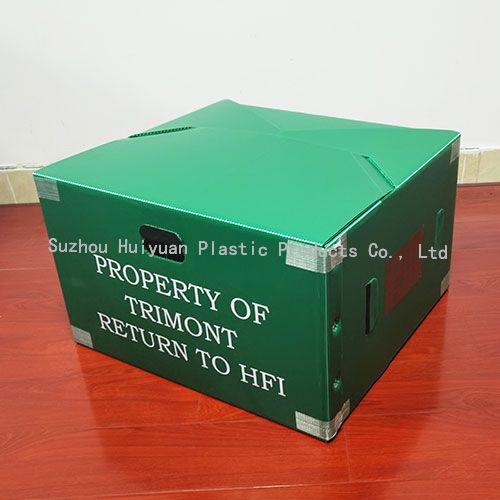 Reusable corrugated plastic containers with dividers