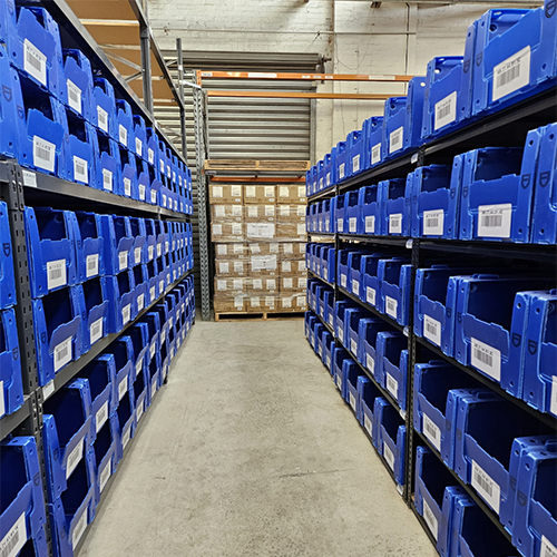 Applications of Picking Bins in Warehouse Clothing Storage