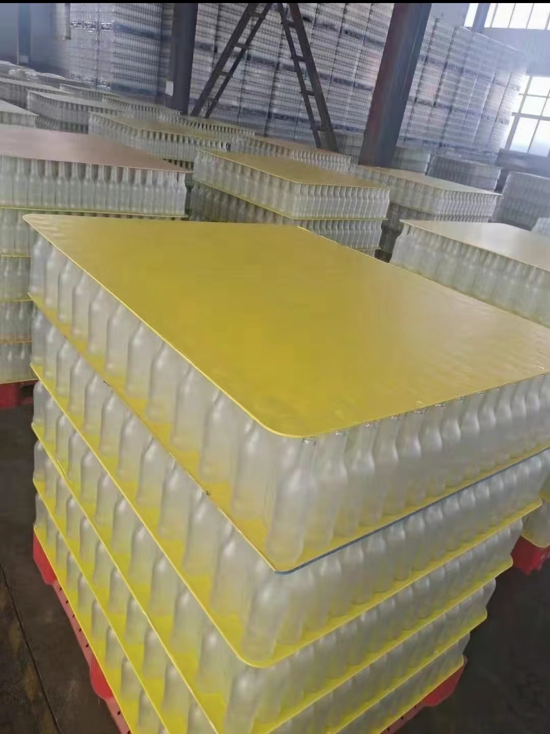 Durable and Customizable Plastic Bottle Layer Pads