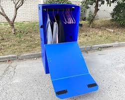 Por que uma caixa de papelão ondulado para guardar roupas pode revolucionar sua mudança?