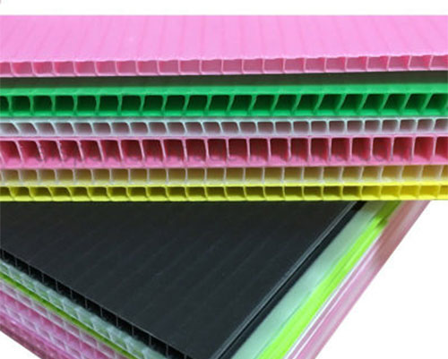 Guide détaillé des plaques de Coroplast de 4 mm&nbsp;: avantages, caractéristiques et applications